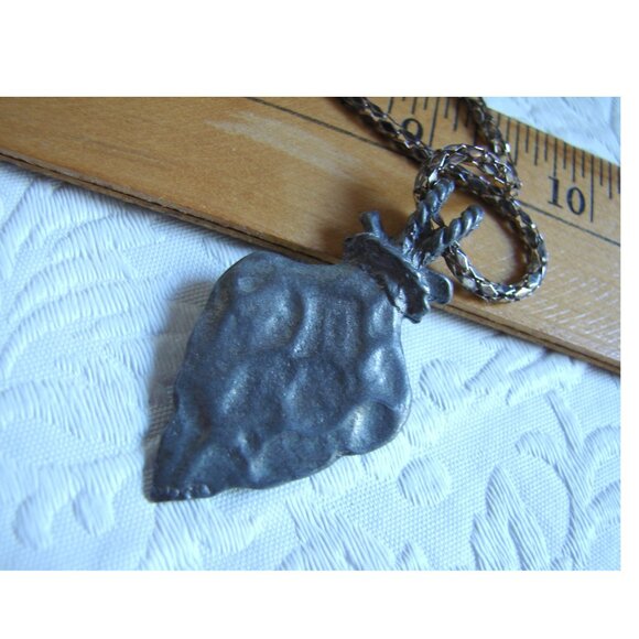 Vtg Native American NECKLACE Pewter Arrowhead w/Warrior Emblem, 30" Chain E42a - Picture 4 of 5